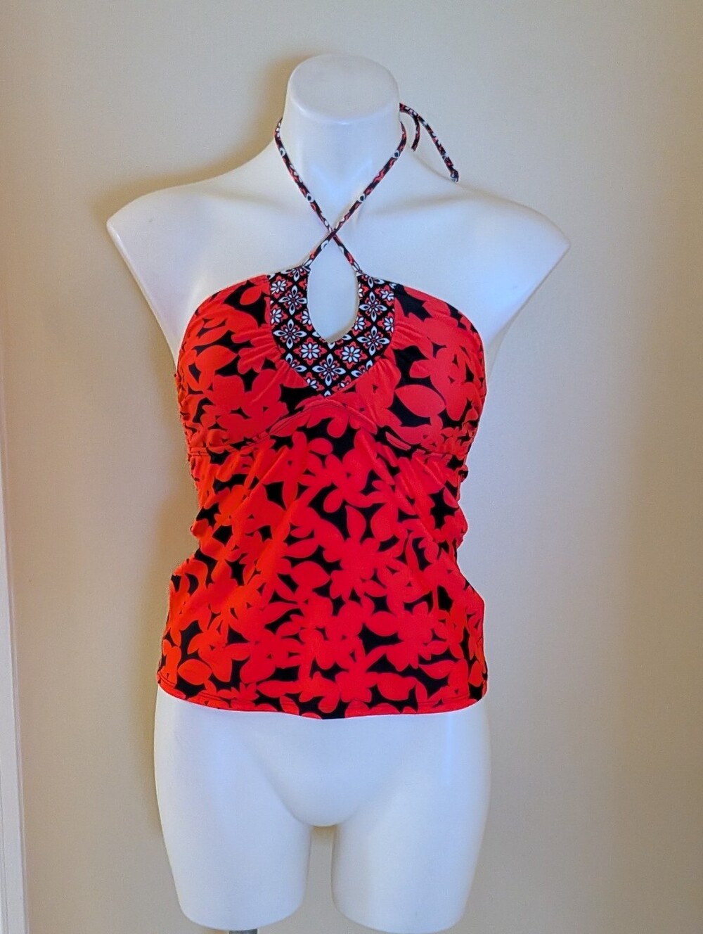 Jaclyn Smith red and black floral tankini top size 8